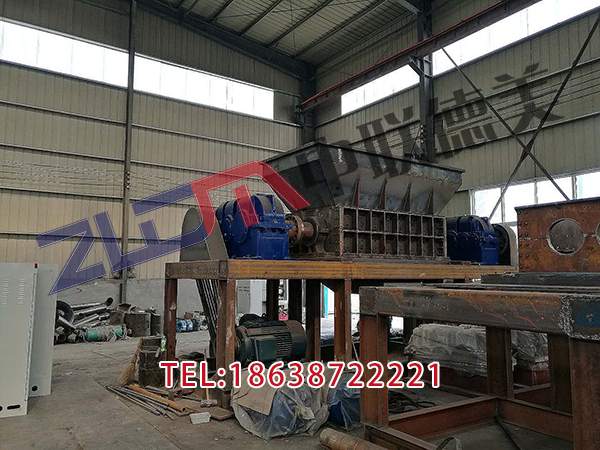 云南大的塑料撕碎機(jī)多少錢一臺